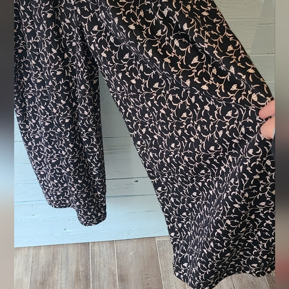 Vintage 90s Black White Floral Jumpsuit Size 6 - Picture 3 of 6